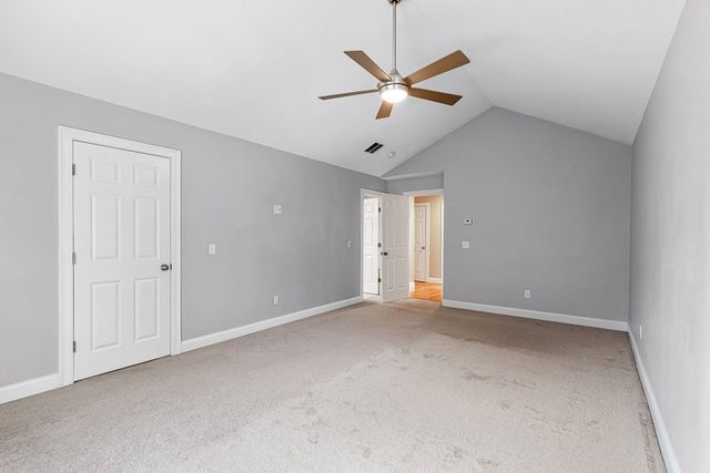 102 Hunting Hill Dr 102, Cumberland, RI 02864