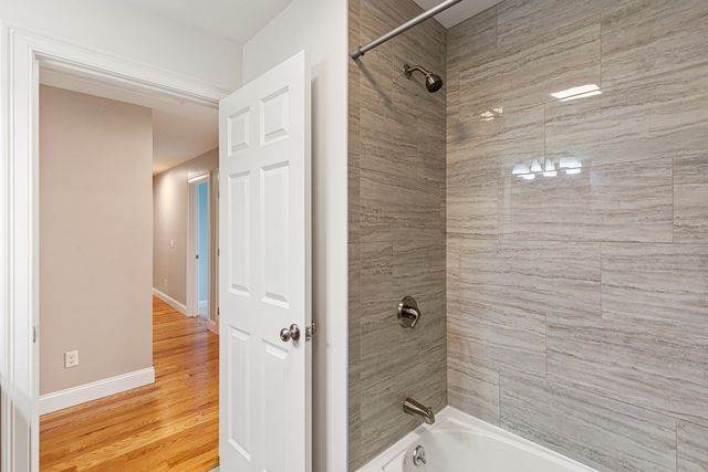 102 Hunting Hill Dr 102, Cumberland, RI 02864