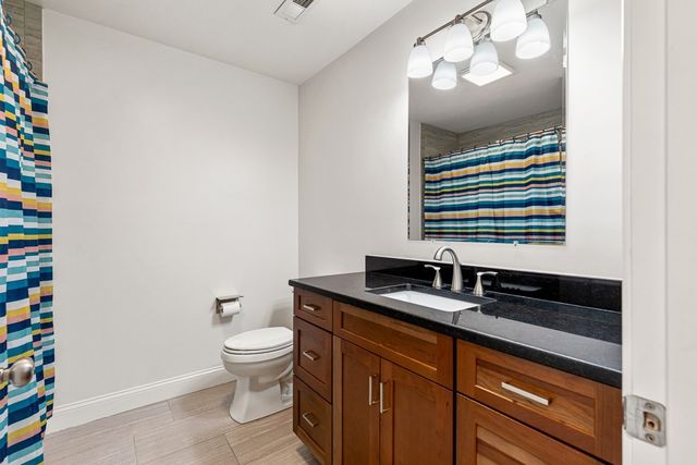 102 Hunting Hill Dr 102, Cumberland, RI 02864