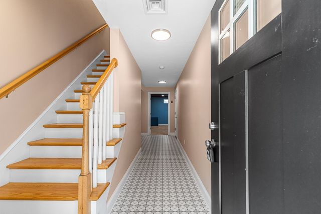 102 Hunting Hill Dr 102, Cumberland, RI 02864