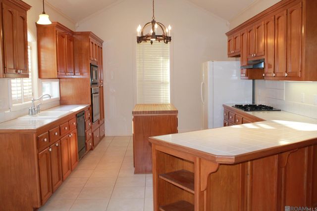 1738 Great Oak Dr, Baton Rouge, LA 70810