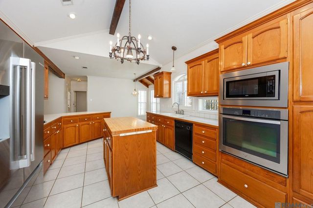 1738 Great Oak Dr, Baton Rouge, LA 70810