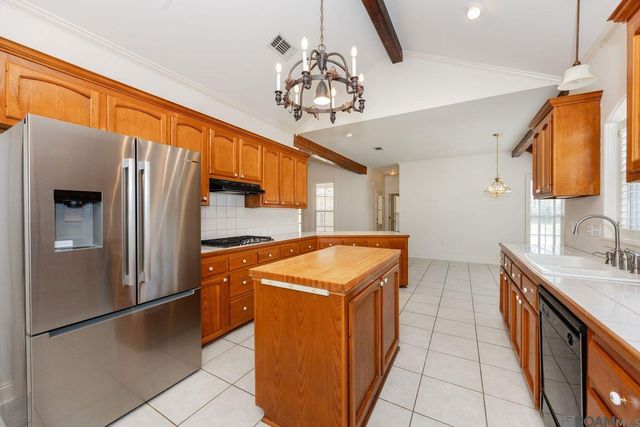 1738 Great Oak Dr, Baton Rouge, LA 70810