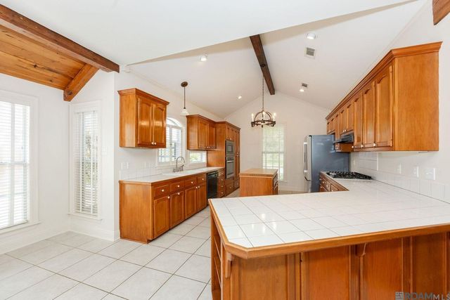 1738 Great Oak Dr, Baton Rouge, LA 70810