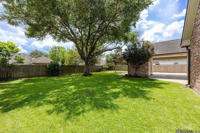 1738 Great Oak Dr, Baton Rouge, LA 70810