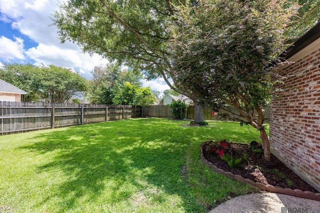 1738 Great Oak Dr, Baton Rouge, LA 70810