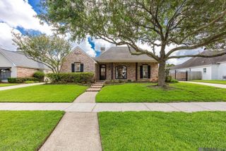 1738 Great Oak Dr, Baton Rouge, LA 70810