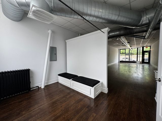 7015 N Glenwood Avenue, Chicago, IL 60626