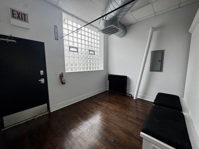 7015 N Glenwood Avenue, Chicago, IL 60626