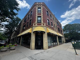 7015 N Glenwood Avenue, Chicago, IL 60626