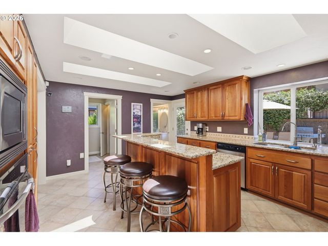 3446 BREEZEWOOD Ave, Eugene, OR 97405