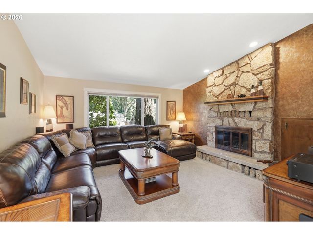 3446 BREEZEWOOD Ave, Eugene, OR 97405
