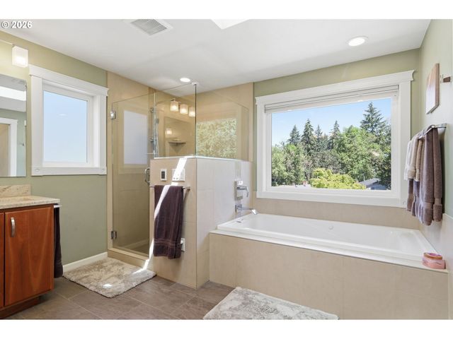 3446 BREEZEWOOD Ave, Eugene, OR 97405