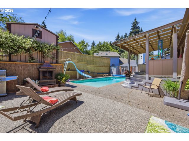 3446 BREEZEWOOD Ave, Eugene, OR 97405