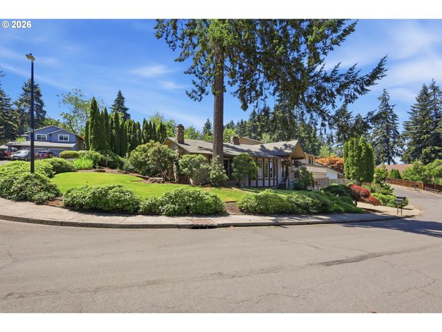 3446 BREEZEWOOD Ave, Eugene, OR 97405
