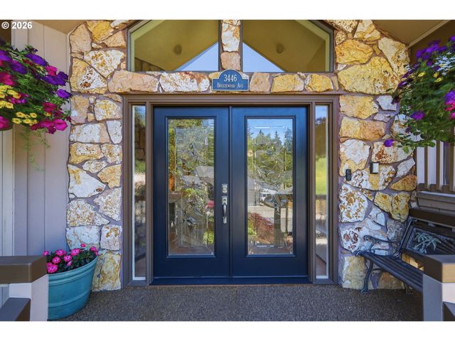 3446 BREEZEWOOD Ave, Eugene, OR 97405