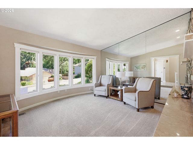 3446 BREEZEWOOD Ave, Eugene, OR 97405