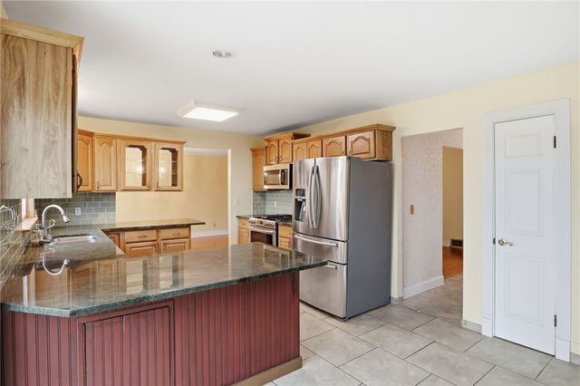 550 Manitou Beach Road, Greece, NY 14468