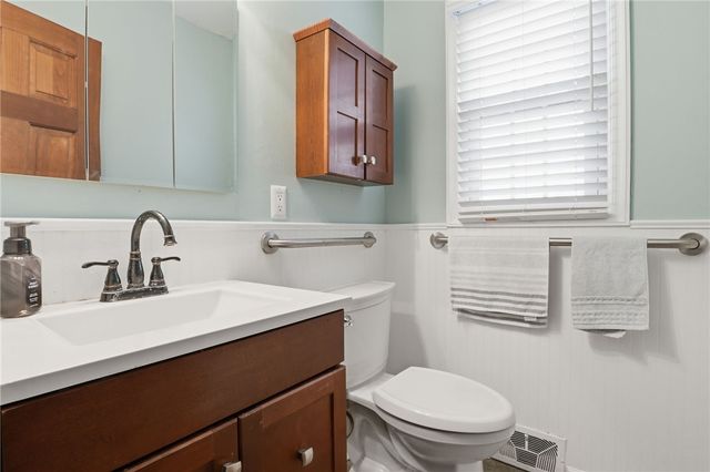 550 Manitou Beach Road, Greece, NY 14468