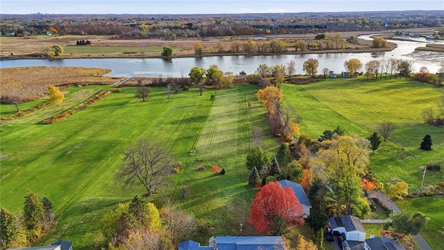 550 Manitou Beach Road, Greece, NY 14468