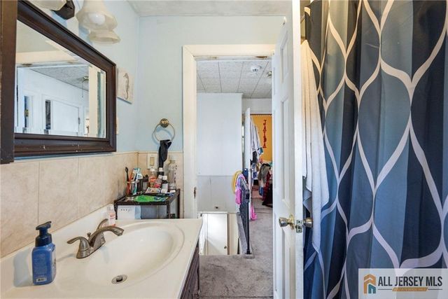 566 Chapman Street, Hillside, NJ 07205