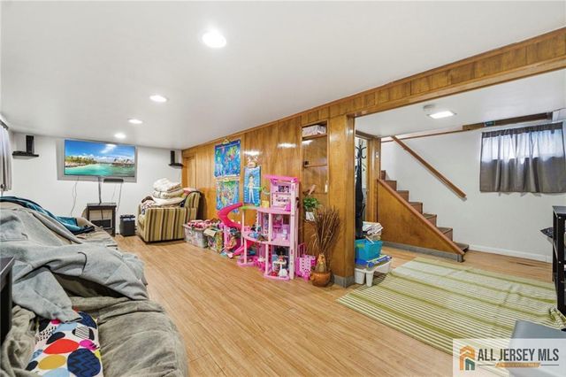 566 Chapman Street, Hillside, NJ 07205