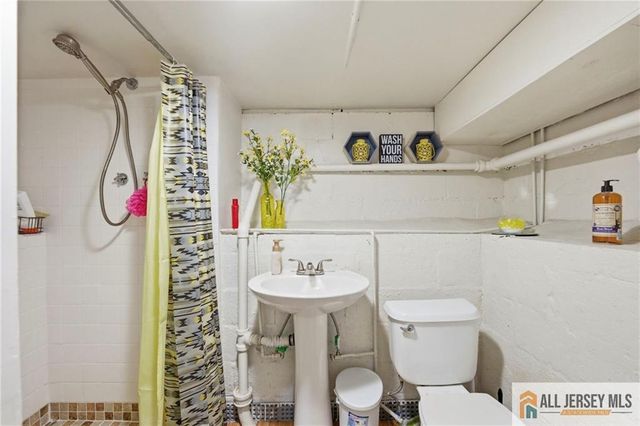 566 Chapman Street, Hillside, NJ 07205