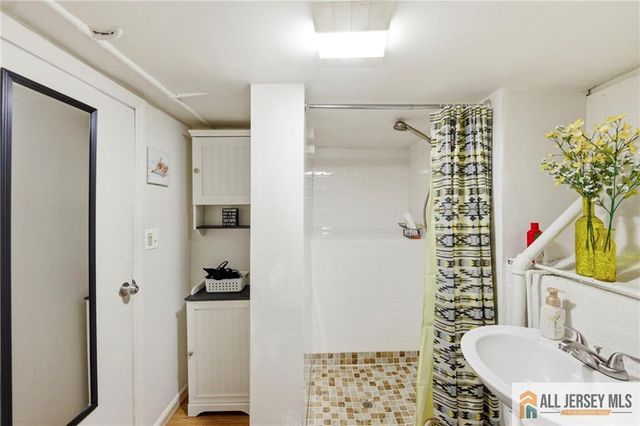 566 Chapman Street, Hillside, NJ 07205