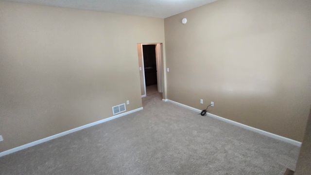 316 5th Ave NW, Minot, ND 58703