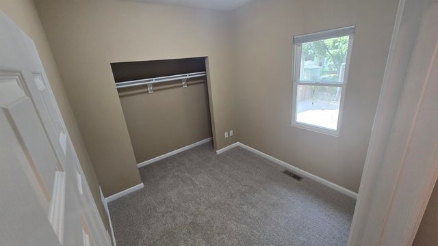 316 5th Ave NW, Minot, ND 58703