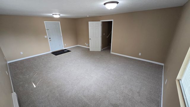 316 5th Ave NW, Minot, ND 58703