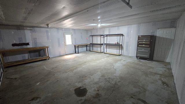 316 5th Ave NW, Minot, ND 58703
