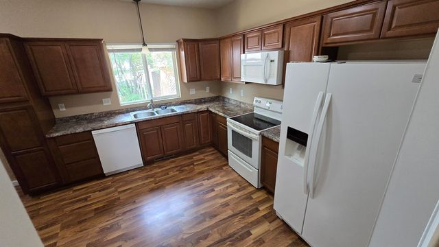 316 5th Ave NW, Minot, ND 58703