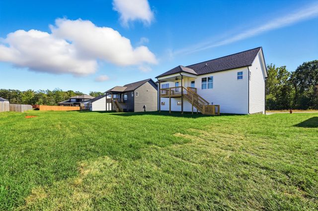 168 Leitrim Dr, Clarksville, TN 37042