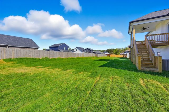 168 Leitrim Dr, Clarksville, TN 37042