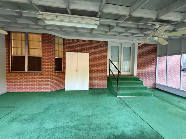 102 S 4th Street, Nashville, AR 71852