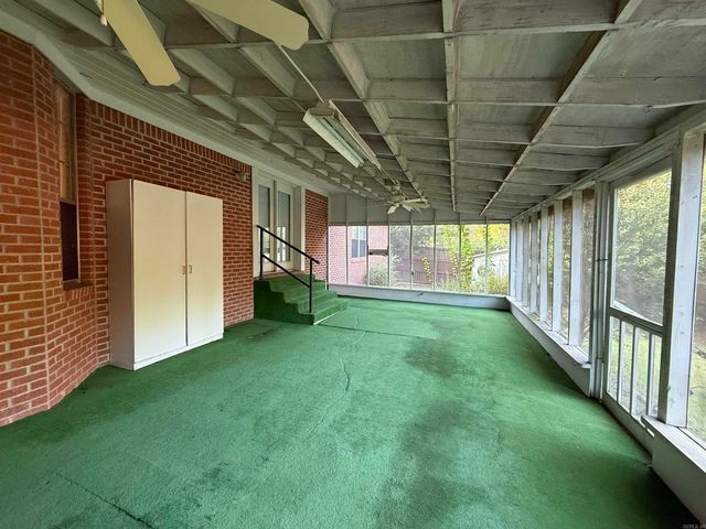 102 S 4th Street, Nashville, AR 71852