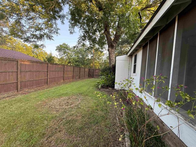 102 S 4th Street, Nashville, AR 71852