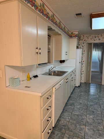 102 S 4th Street, Nashville, AR 71852