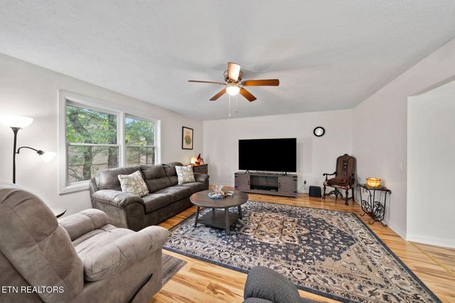 116 Greenwood Rd, Crossville, TN 38558
