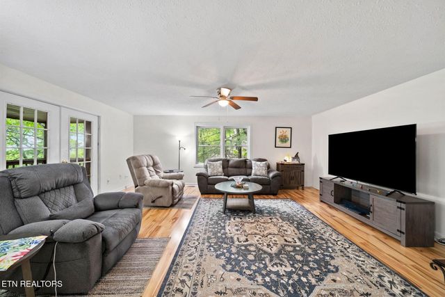 116 Greenwood Rd, Crossville, TN 38558
