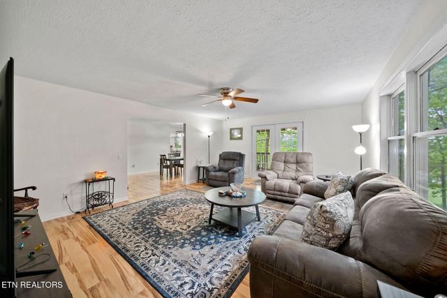 116 Greenwood Rd, Crossville, TN 38558