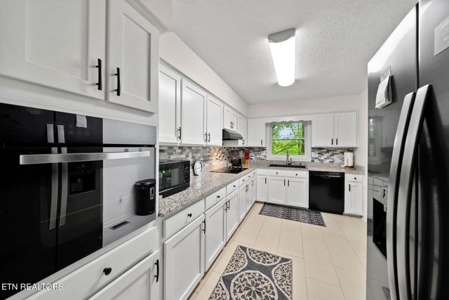 116 Greenwood Rd, Crossville, TN 38558