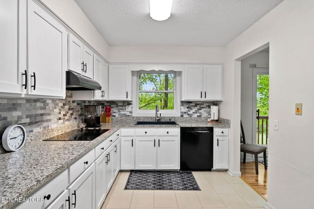 116 Greenwood Rd, Crossville, TN 38558