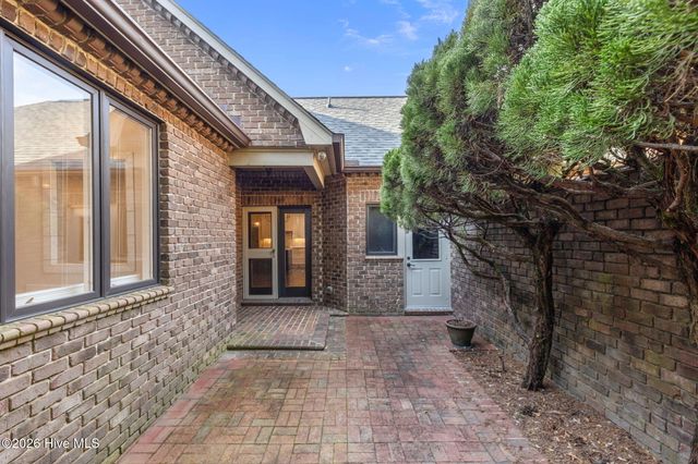 4 Chalford Place, Pinehurst, NC 28374