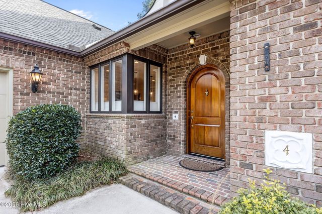 4 Chalford Place, Pinehurst, NC 28374