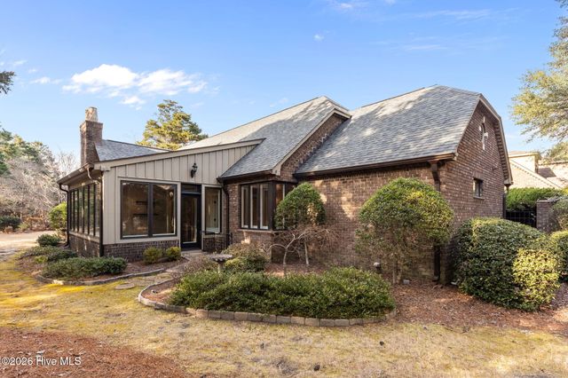4 Chalford Place, Pinehurst, NC 28374