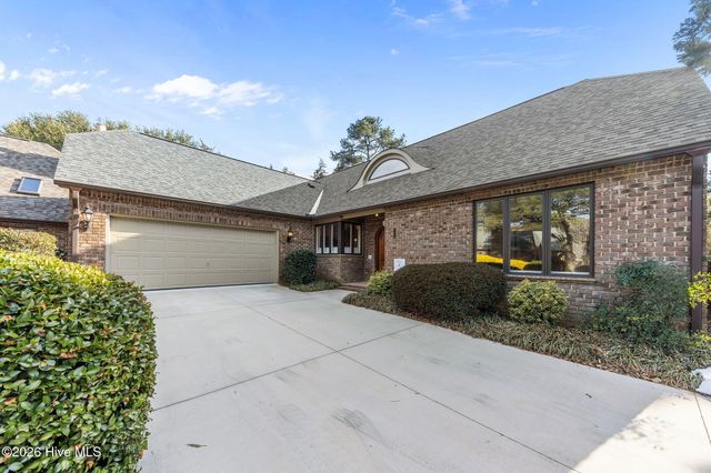 4 Chalford Place, Pinehurst, NC 28374