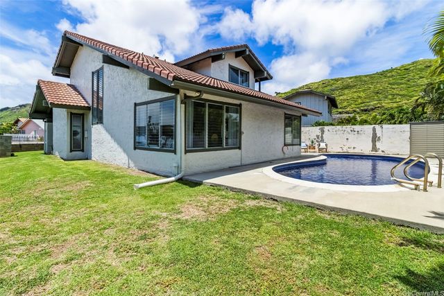 7548 Huialoha Street, Honolulu, HI 96825