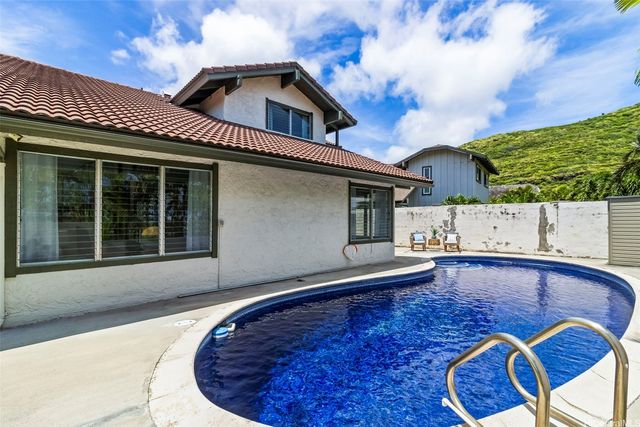 7548 Huialoha Street, Honolulu, HI 96825